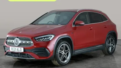 Usado Mercedes GLA250 Exclusive 218 HP (160 kW) 2021 Vermelho SUV