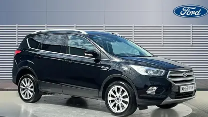 Usado Ford Kuga Titanium 120 CV (88 kW) 2019 Negro SUV