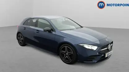 Używany Mercedes A180 Executive 136 KM (100 kW) 2022 Niebieski Hatchback