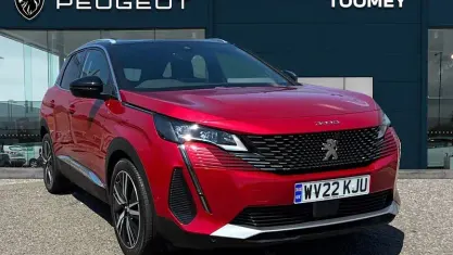 Used Peugeot 3008 Premium 131 HP (96 kW) 2022 Red SUV