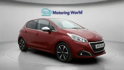 Used Peugeot 208 S 82 HP (60 kW) 2019 Red Hatchback