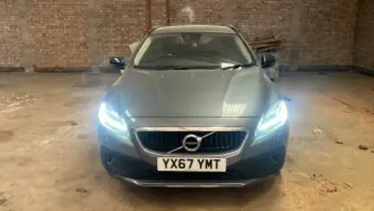 Begagnad Volvo V40 Pro 152 HK (111 kW) 2017 Grå Halvkombi