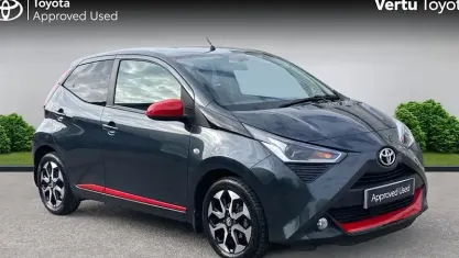 Używany Toyota Aygo Trend 72 KM (52 kW) 2019 Szary Hatchback