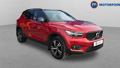 Używany Volvo XC40 R-Design 190 KM (139 kW) 2019 Czerwony SUV