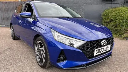 Used Hyundai i20 Premium 101 HP (74 kW) 2023 Blue Hatchback