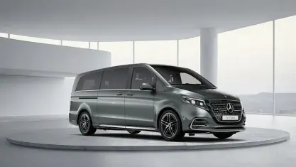 Novo Mercedes V300 Premium 237 HP (174 kW) 2025 Monovolume