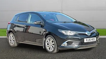 Used Toyota Auris Hybrid 136 HP (100 kW) 2016 Black Hatchback