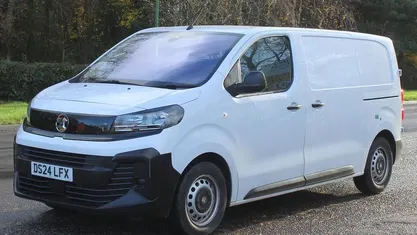 White Used 2024 Vauxhall Vivaro S MPV | £17,500 (Fair price)