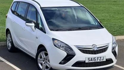 Used Vauxhall Zafira Tourer 140 HP (102 kW) 2015 White MPV