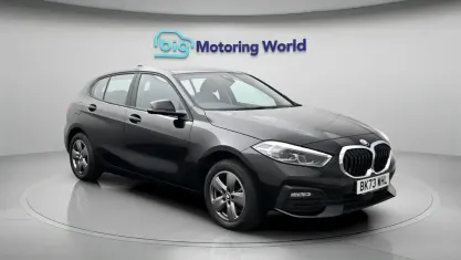Usado BMW 118 136 HP (100 kW) 2023 Preto Citadino