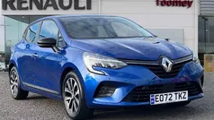 Used 2023 Renault Clio V Evolution Hatchback | £14,995 (Good price)