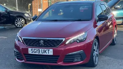 Used Peugeot 308 SW S 131 HP (96 kW) 2019 Red Estate