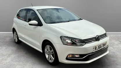 Used VW Polo Match 90 HP (66 kW) 2016 White Hatchback