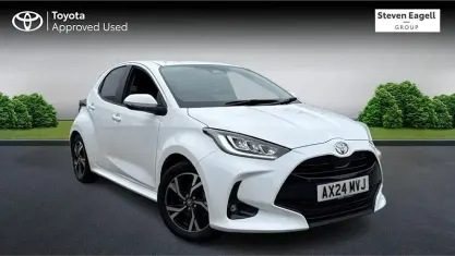 Used Toyota Yaris Design 116 HP (85 kW) 2024 White Hatchback