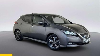 Begagnad Nissan Leaf Tekna 110 kW (150 HK) 2022 Halvkombi