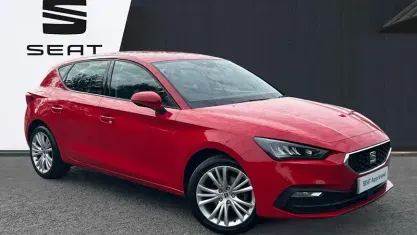Begagnad Seat Leon SE Dynamic 110 HK (80 kW) 2023 Röd Halvkombi