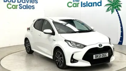Used Toyota Yaris Design 116 HP (85 kW) 2021 White Hatchback