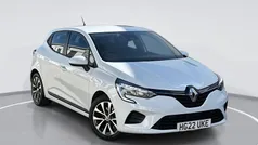 White Used 2021 Renault Clio V Iconic Hatchback | £15,299 (Fair price)
