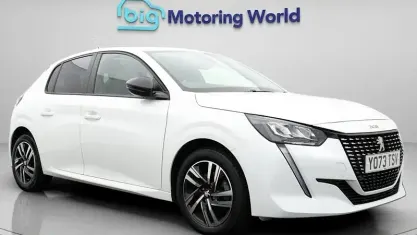 Used Peugeot 208 Active+ 102 HP (75 kW) 2023 White Hatchback