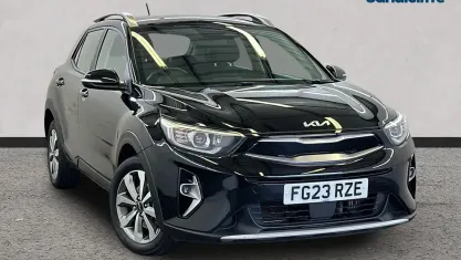 Gebraucht Kia Stonic 99 PS (72 kW) 2024 Schwarz SUV