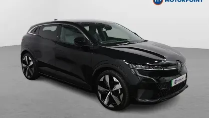 Begagnad Renault Megane E-Tech Komfort 160 kW (218 HK) 2024 Svart Halvkombi