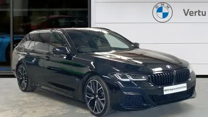 Begagnad BMW 520 M Sport 190 HK (139 kW) 2023 Svart Kombi