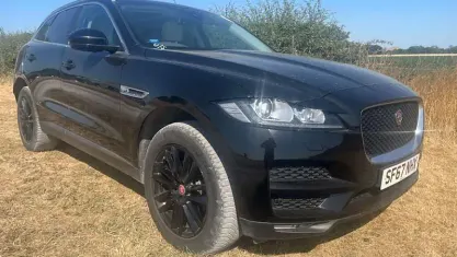 Used Jaguar F-Pace Portfolio 180 HP (132 kW) 2017 Black SUV