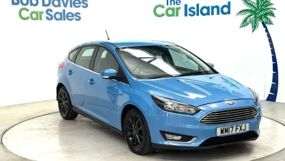 Used Ford Focus Titanium 120 HP (88 kW) 2017 Blue Hatchback