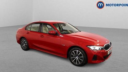 Używany BMW 330e Sport Line 292 KM (214 kW) 2023 Czerwony Sedan/Limuzyna