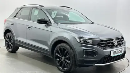 Usado VW T-Roc Black Edition 150 HP (110 kW) 2021 Cinzento SUV