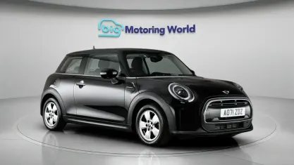 Used Mini Cooper Classic 136 HP (100 kW) 2021 Black Hatchback
