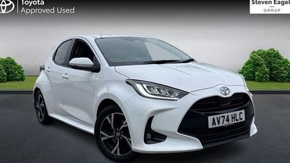 Usado Toyota Yaris Hybrid Design 116 HP (85 kW) 2025 Citadino