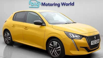 Used Peugeot 208 Active+ 102 HP (75 kW) 2023 Yellow Hatchback