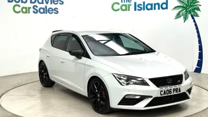Used Seat Leon CUPRA 300 HP (220 kW) 2017 White Hatchback