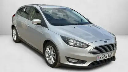 Used Ford Focus Zetec 101 HP (74 kW) 2016 Silver Hatchback