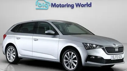 Usado Skoda Scala SE L 110 HP (80 kW) 2022 Prateado Citadino