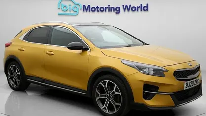 Begagnad Kia XCeed First Edition 140 HK (102 kW) 2020 Gul SUV
