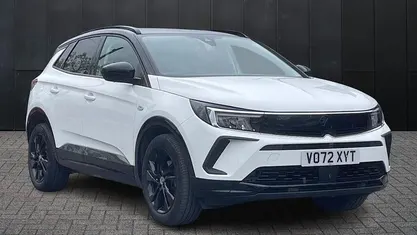 Used Vauxhall Grandland X GS Line 131 HP (96 kW) 2022 White SUV