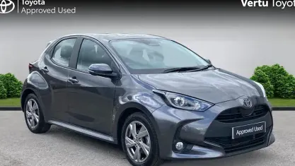 Usado Toyota Yaris Hybrid 116 HP (85 kW) 2026 Citadino