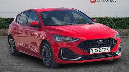 Used Ford Focus ST-Line 120 HP (88 kW) 2022 Red Hatchback