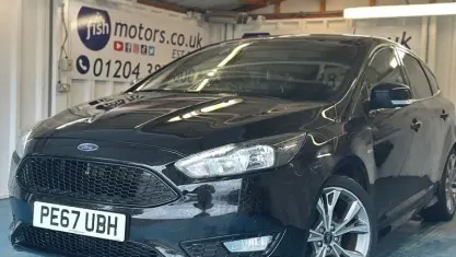 Used Ford Focus ST-Line 120 HP (88 kW) 2016 Black Hatchback