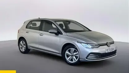 Używany VW Golf VIII S 116 KM (85 kW) 2023 Srebrny Hatchback