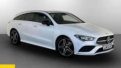 Used Mercedes CLA200 Shooting Brake Executive 163 HP (119 kW) 2022 White Estate