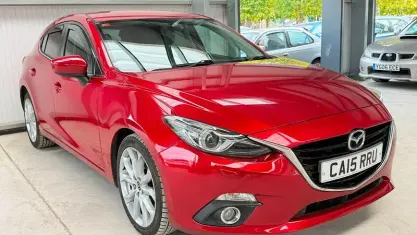 Used Mazda 3 Inclusive 165 HP (121 kW) 2015 Red Hatchback