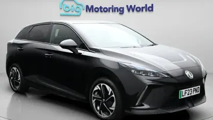 Begagnad MG MG4 EV Trophy 150 kW (204 HK) 2025 Halvkombi