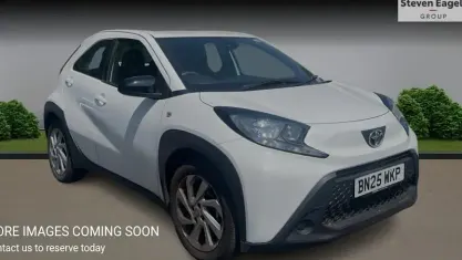 Used Toyota Aygo X PURE 72 HP (52 kW) 2025 SUV