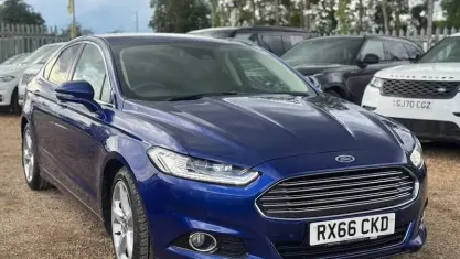 Used Ford Mondeo Titanium 180 HP (132 kW) 2016 Blue Hatchback