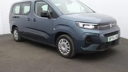 Used Vauxhall Combo Design Edition 100 kW (136 HP) 2026 MPV