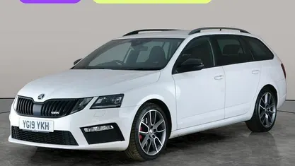 Used Skoda Octavia vRS 184 HP (135 kW) 2019 White Estate