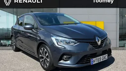 Used Renault Clio Iconic 101 HP (74 kW) 2019 Grey  Hatchback
